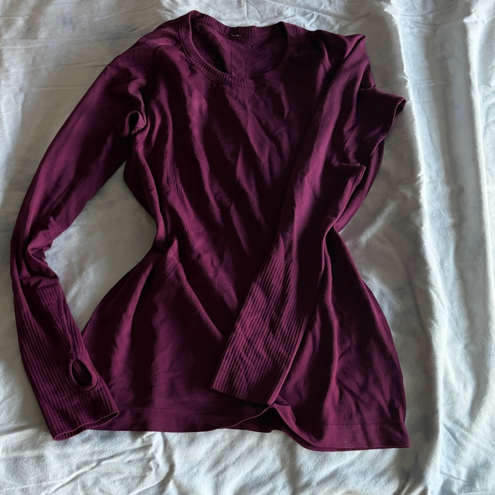 Lululemon women’s swiftly tech long sleeve size 10 large purple plum color